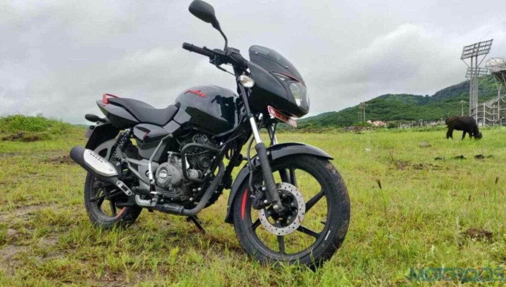 Bajaj Pulsar 125 2025: Power, Style, Performance Now in Compact Form 3 Bajaj Pulsar 125