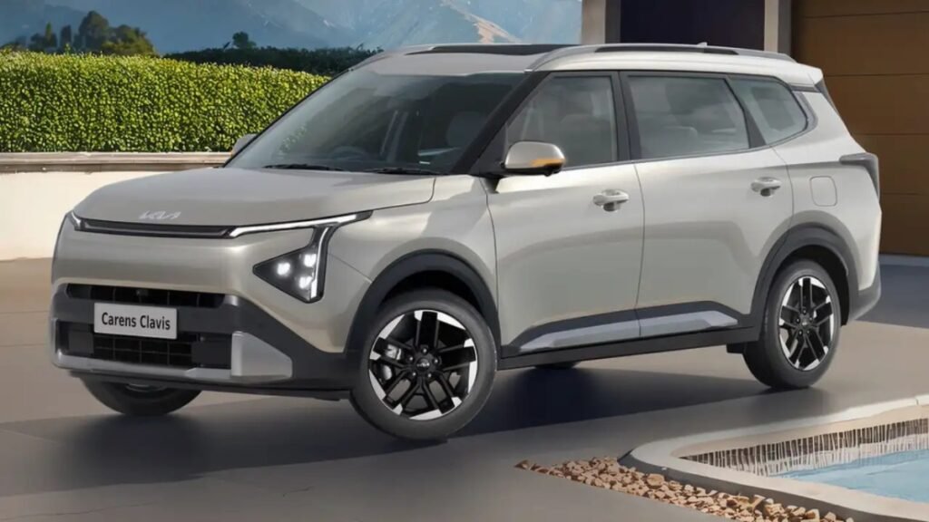 Kia Carens Clavis EV: The Iconic Family Car Returns in a Futuristic Electric Form 2 Kia Carens Clavis EV