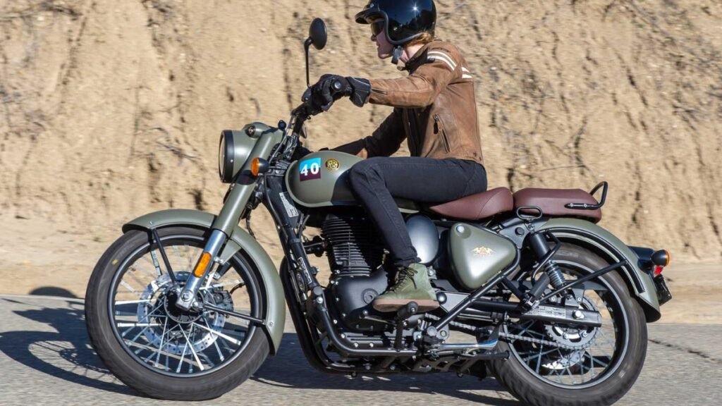 Royal Enfield Classic 350: A Timeless Beat That Rides Straight Into the Heart 3 Royal Enfield Classic 350