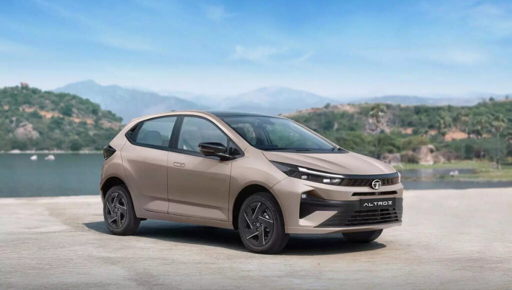 Tata Altroz 2025: A Bold New Look, Impressive Mileage, Premium Feel 3 Tata Altroz