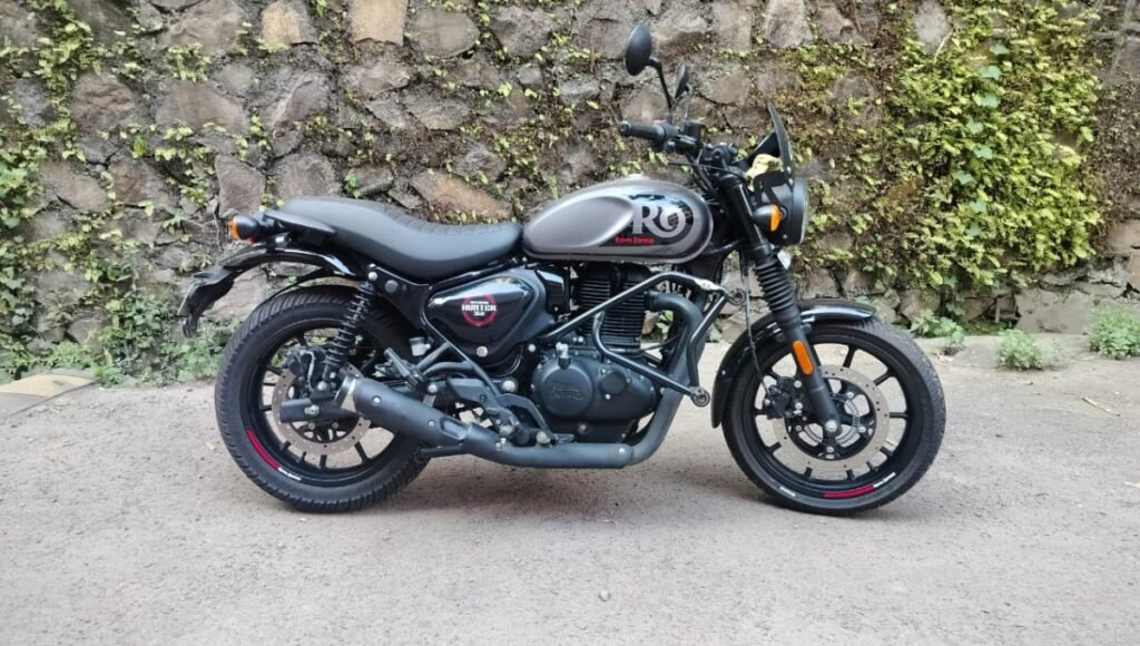 Royal Enfield Hunter 350: Feel the Power. Own the Style, Ride the Connection 3 Royal Enfield Hunter 350