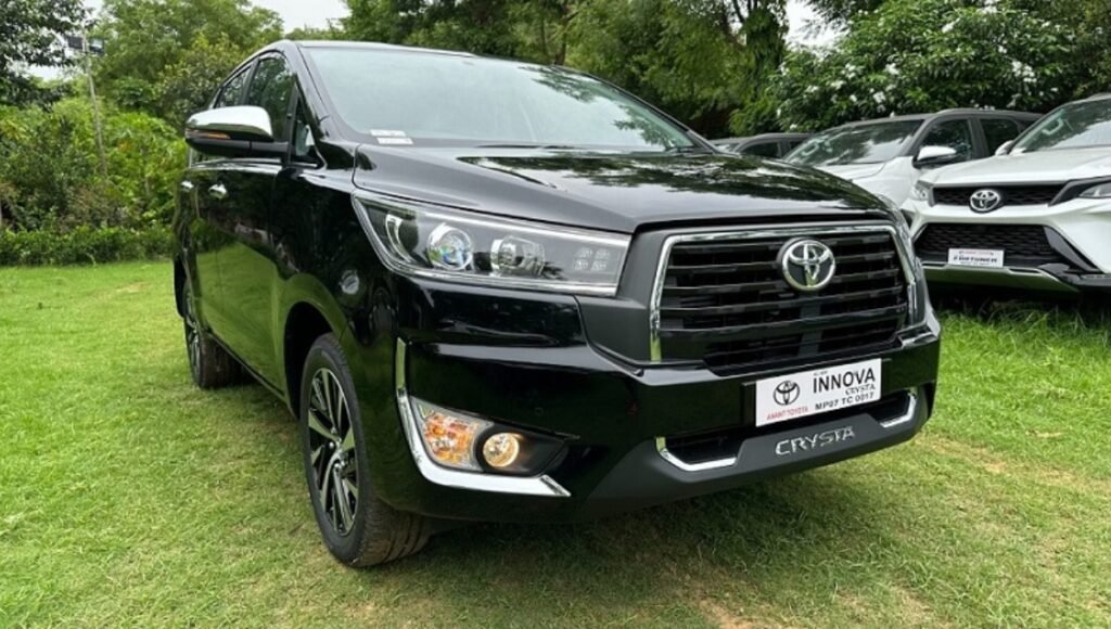 Toyota Innova Crysta 2025: Where Comfort, Luxury, Trust Come Together 3 Toyota Innova Crysta