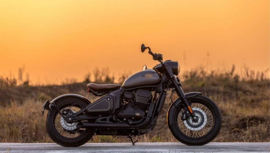 Jawa 42 Bobber 2025: Where Classic Charm Meets Modern Power 2 Jawa 42 Bobber