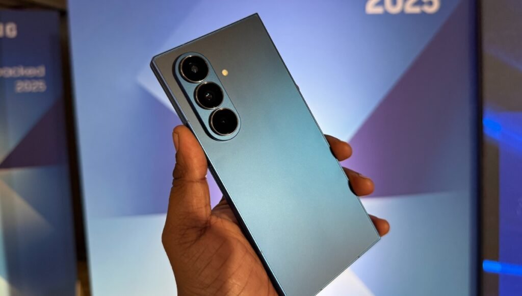 Samsung Galaxy Z Fold7 5G: When Cutting-Edge Tech Becomes Your Style Statement 3 Samsung Galaxy Z Fold7 5G