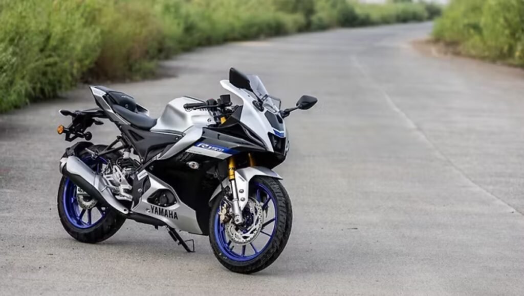 Yamaha R15 V4: Speed, Style, Smart Tech for the Next Gen 3 Yamaha R15 V4