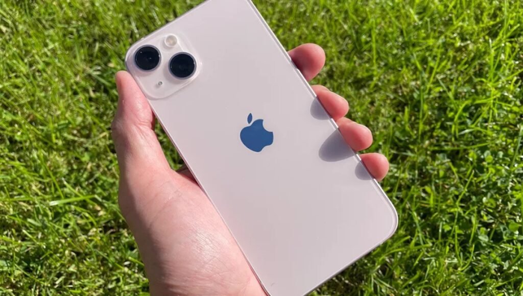 iPhone 13: The Ultimate Blend of Trust, Performance, Luxury 2 iPhone 13