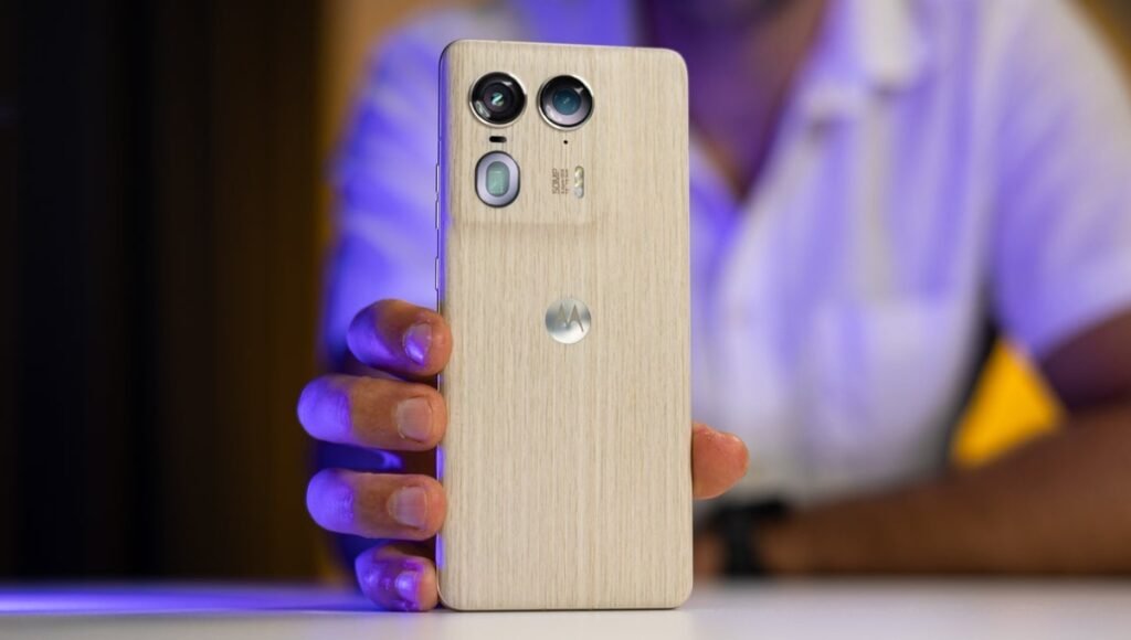 Motorola Edge 50 Ultra 5G: Where Luxury Meets Lightning-Fast Power 2 Motorola Edge 50 Ultra 5G