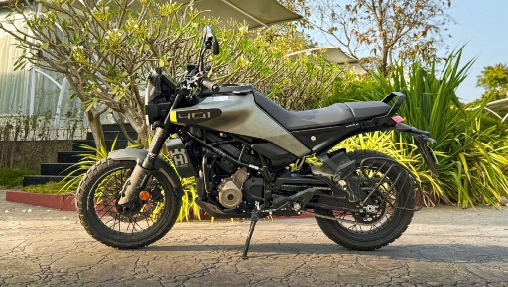 Husqvarna Svartpilen 401: Where Bold Design Meets Raw Performance 2 Husqvarna Svartpilen 401