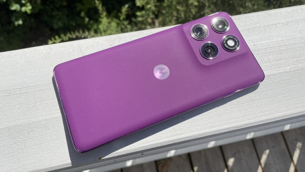 Motorola Edge 60 Pro Gets Massive 18% Discount, Flagship Features at Killer Price 3 Motorola Edge 60 Pro