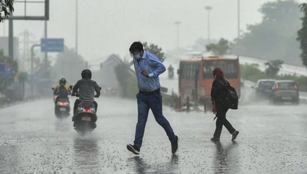 IMD Issues Red Alert: Heavy Rainfall and Flood Threat in Punjab, Jammu and Kashmir, Himachal Pradesh 3 Heavy Rainfall