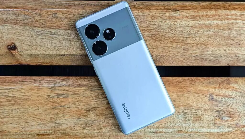 Realme GT 6 Discount: Powerful Flagship Now More Affordable with Bank Deals, Exchange Offers 3 Realme GT 6