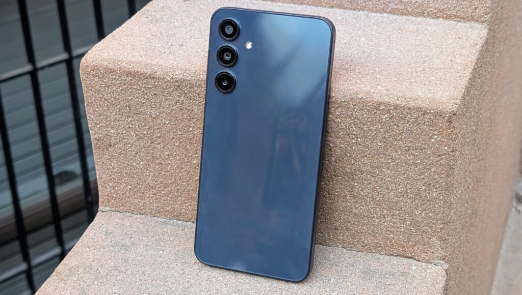 Samsung Galaxy F15 5G and Redmi Note 13 5G: Clash of Budget 5G Smartphones 2 Samsung Galaxy F15 5G and Redmi Note 13 5G