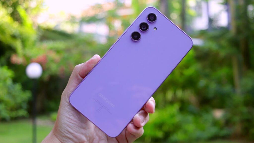 Samsung Galaxy M34 5G and Motorola G64: Best Budget 5G Phone to Buy in September 2025 2 Samsung Galaxy M34 5G and Motorola G64