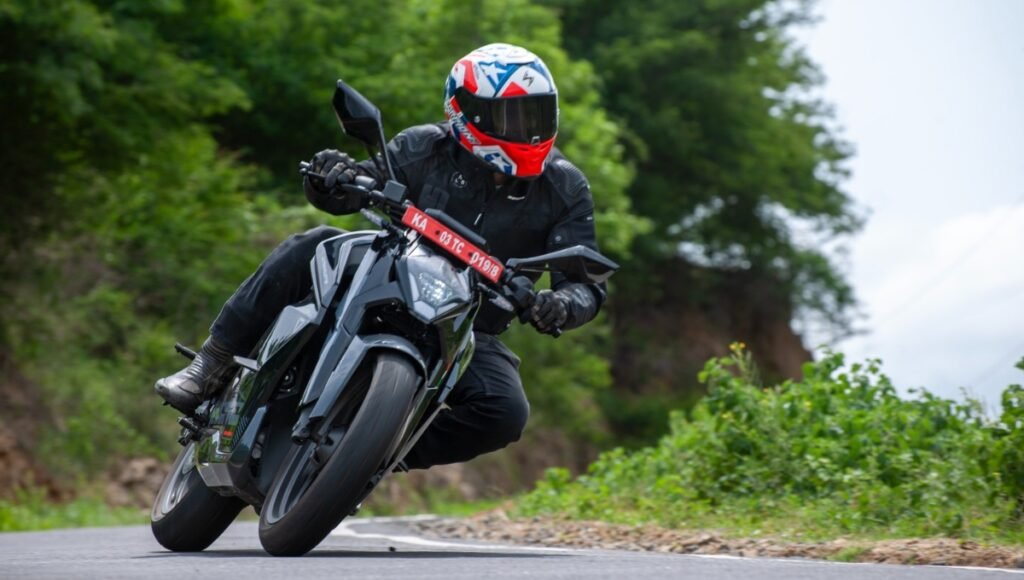 Ultraviolette F77 Mach 2: India’s Most Powerful Electric Superbike Redefining Speed and Performance 2 Ultraviolette F77 Mach 2