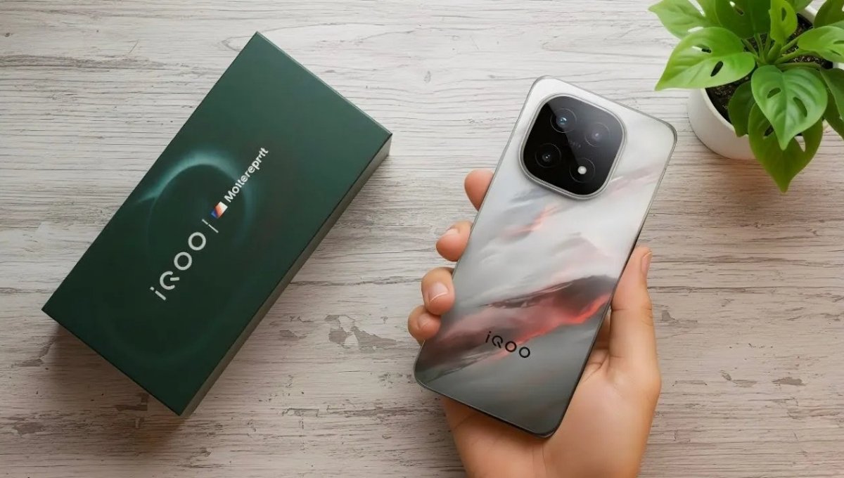 iQOO 15 specifications