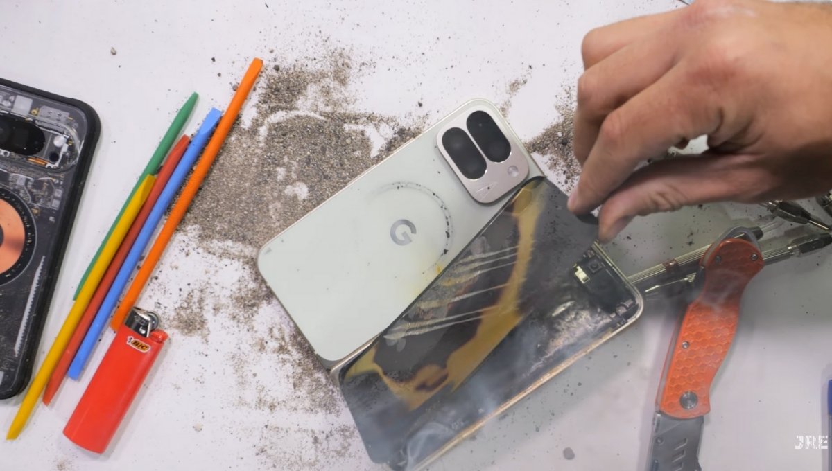 Pixel Durability Test: Google’s Rs 1.72 Lakh Foldable with 48MP Camera Goes Up in Smoke 2 Pixel Durability Test